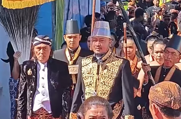Hangabehi Gelar Jumenengan, Tandai Naik Takhta Sebagai Raja Keraton Solo