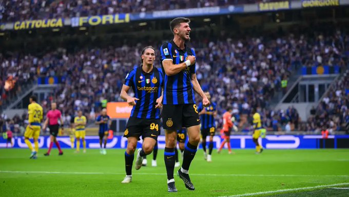 Inter Hajar Parma 3-0, Kudeta AS Roma