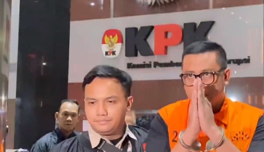 KPK Tahan Bupati Klaten dan Kepala BPK Jateng